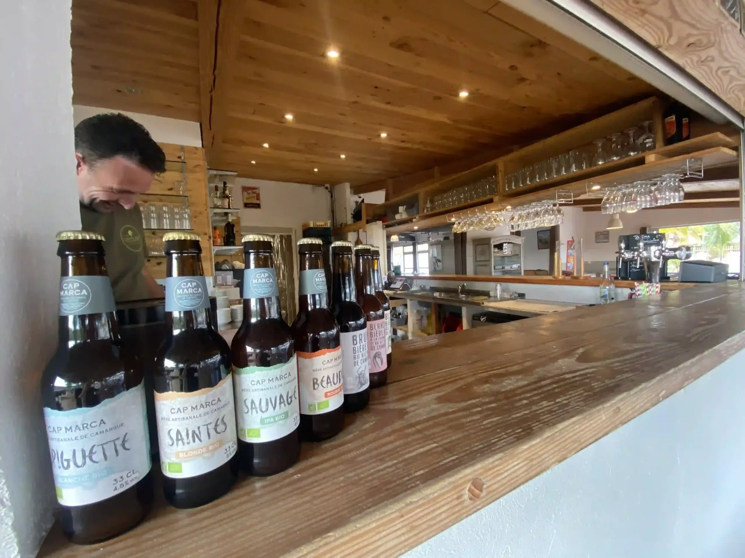 Produits locaux au bar du camping Crin Blanc